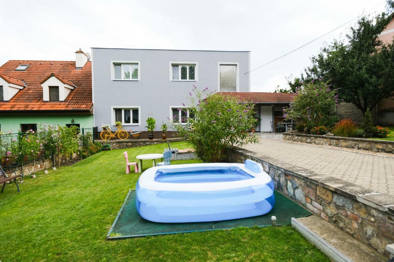 Apartment Livi Микулов Екстериор снимка