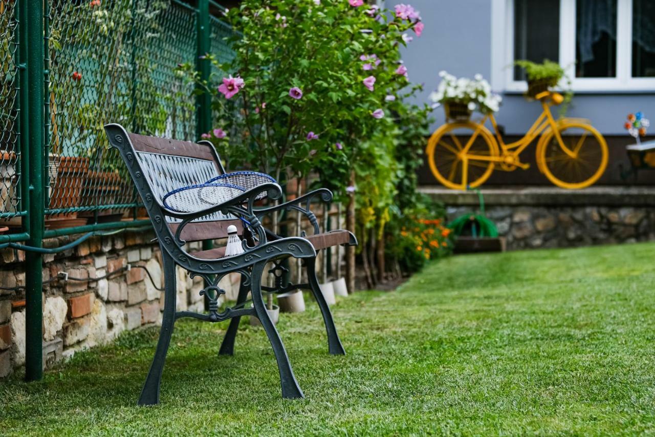 Apartment Livi Микулов Екстериор снимка