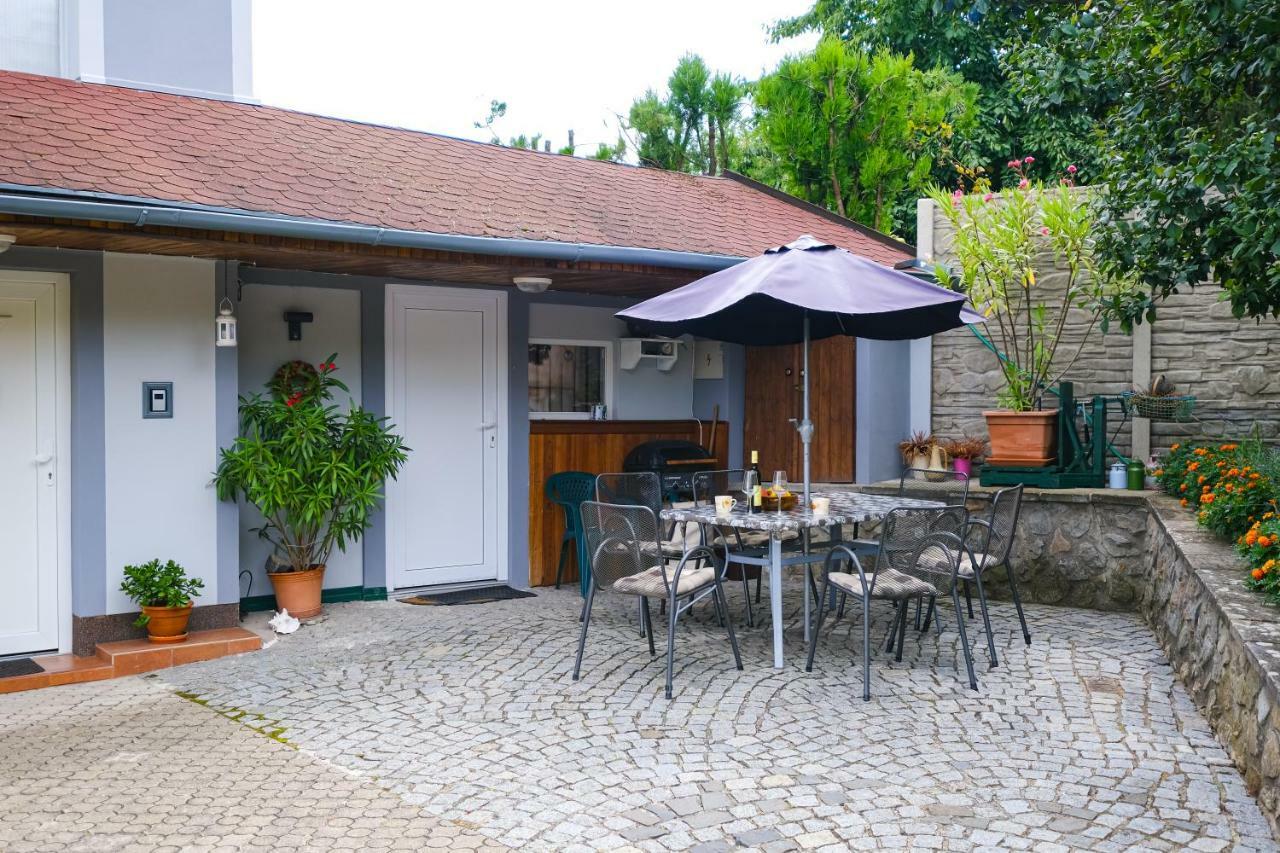 Apartment Livi Микулов Екстериор снимка