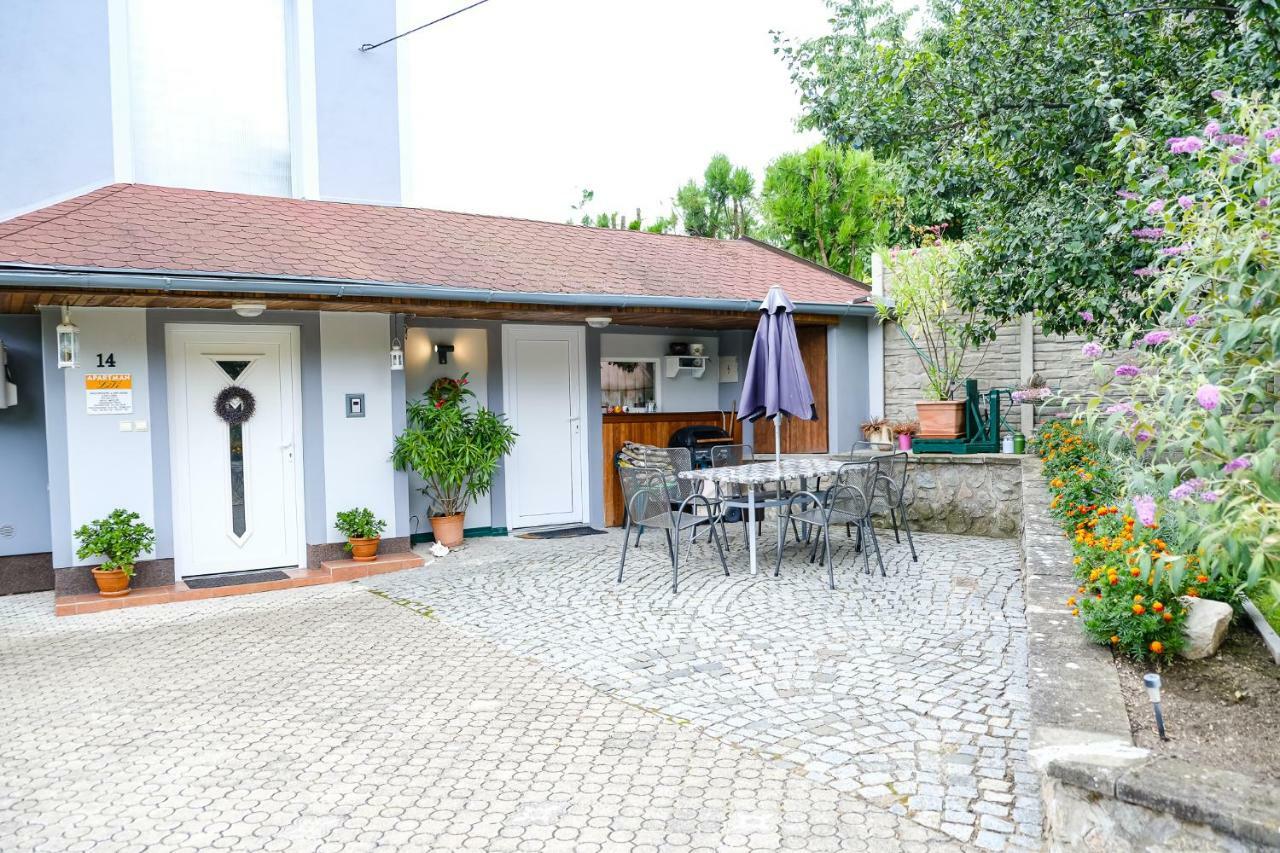 Apartment Livi Микулов Екстериор снимка